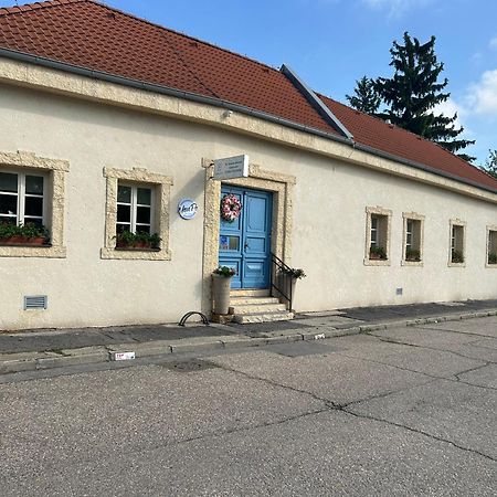 Monpe Apartmanik S Atmosferou Komárno Exterior foto