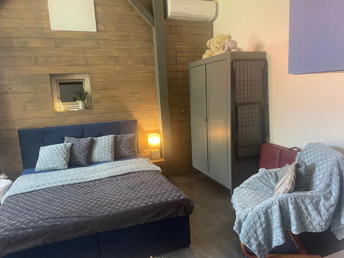 Monpe Apartmanik S Atmosferou Komárno Exterior foto