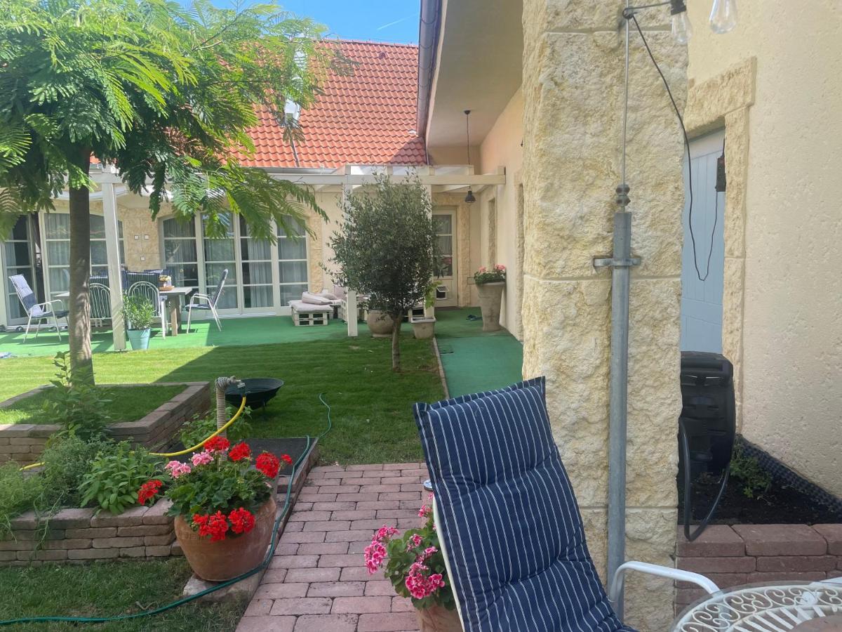 Monpe Apartmanik S Atmosferou Komárno Exterior foto