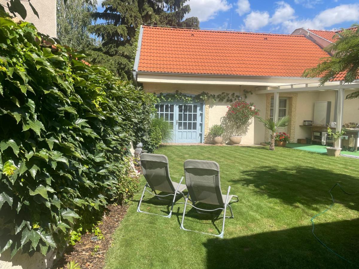 Monpe Apartmanik S Atmosferou Komárno Exterior foto