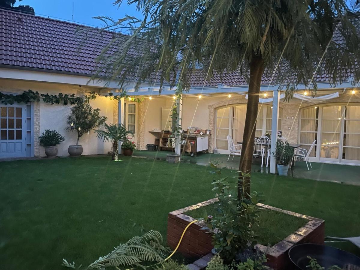 Monpe Apartmanik S Atmosferou Komárno Exterior foto